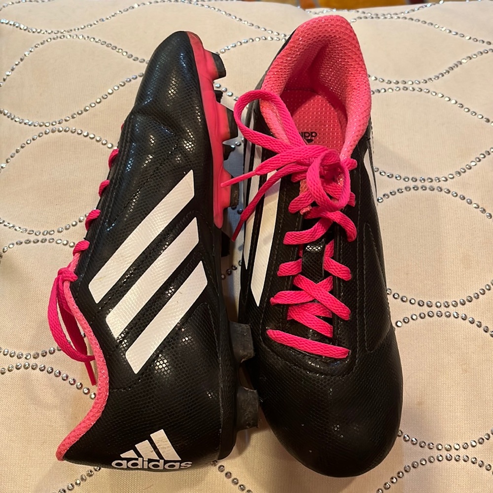 Adidas Sneakers cleats girls sz 4.5 black hot pink soccer